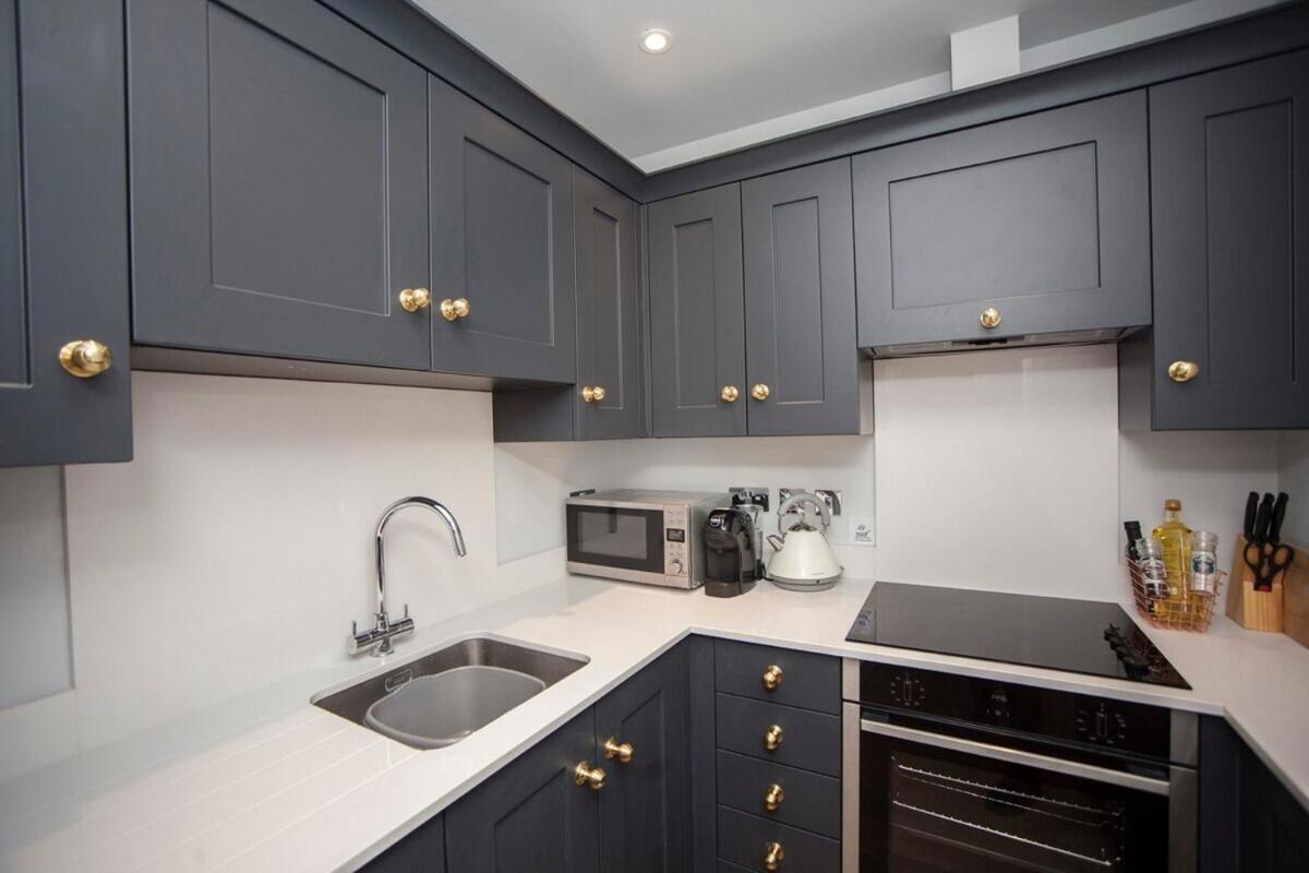 Stylish City Centre Apartment - Bath Eksteriør bilde