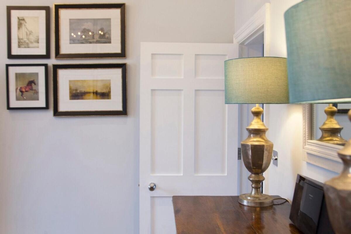 Stylish City Centre Apartment - Bath Eksteriør bilde