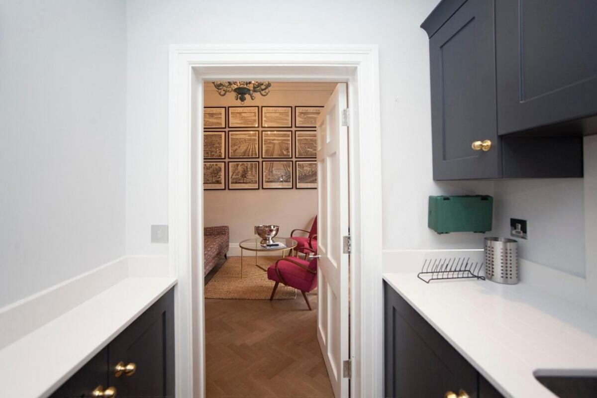 Stylish City Centre Apartment - Bath Eksteriør bilde