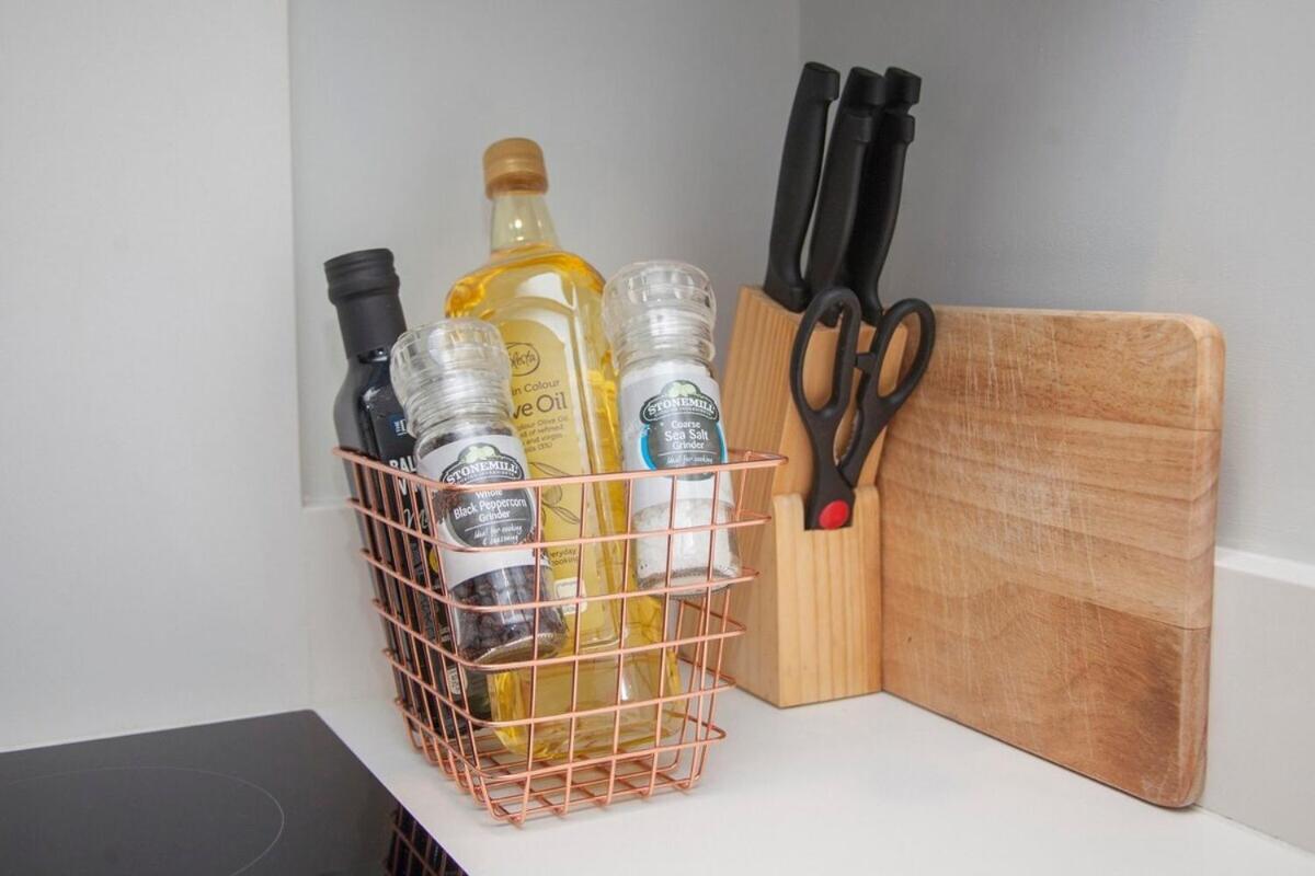 Stylish City Centre Apartment - Bath Eksteriør bilde