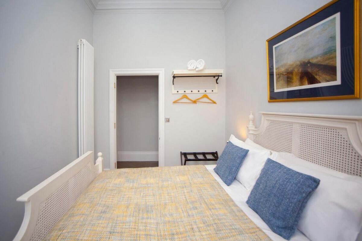 Stylish City Centre Apartment - Bath Eksteriør bilde