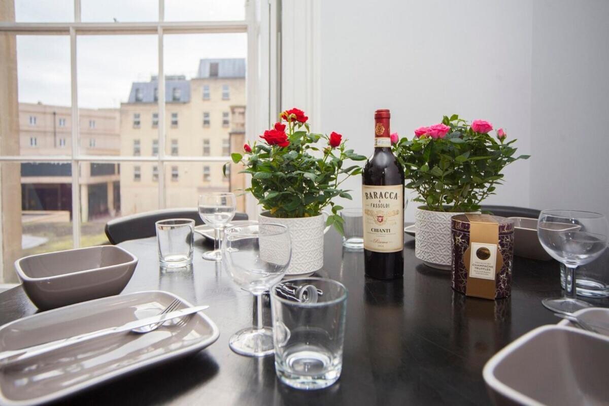 Stylish City Centre Apartment - Bath Eksteriør bilde