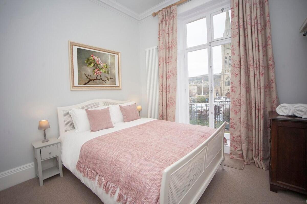 Stylish City Centre Apartment - Bath Eksteriør bilde