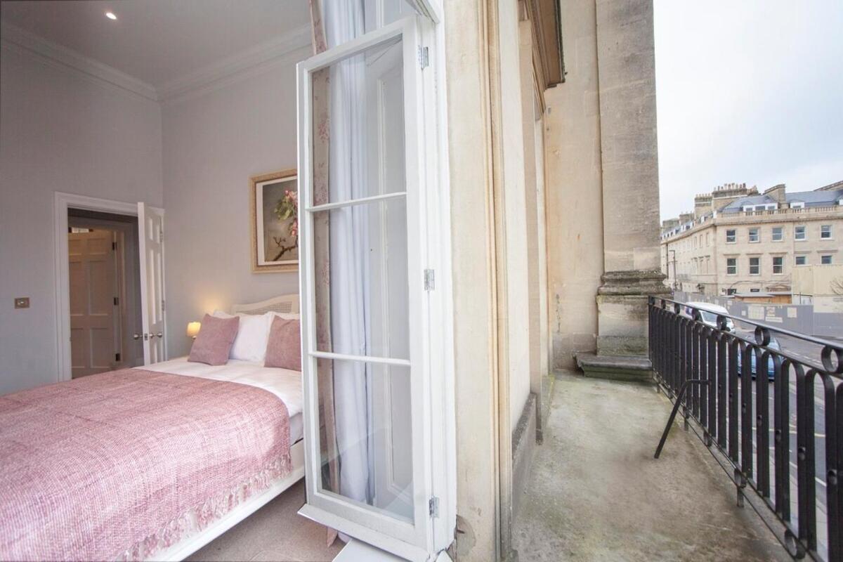 Stylish City Centre Apartment - Bath Eksteriør bilde
