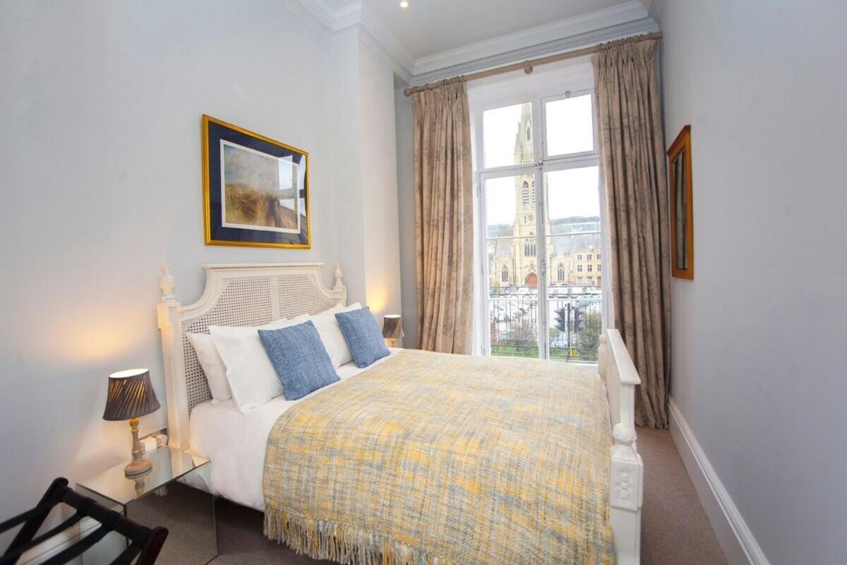Stylish City Centre Apartment - Bath Eksteriør bilde